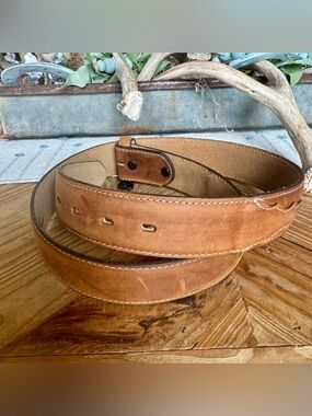 Men's JustinTan Leather Belt - Classic Casual Style